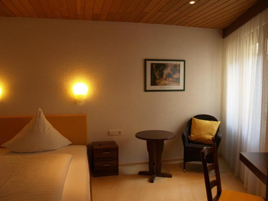 Hotel Rebstock Ohlsbach Room photo